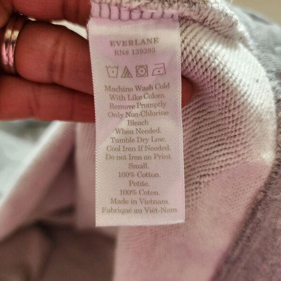 Everlane Hoodie Womens Small Grey Cropped Oversized 100% Human Typography - Picture 4 of 7